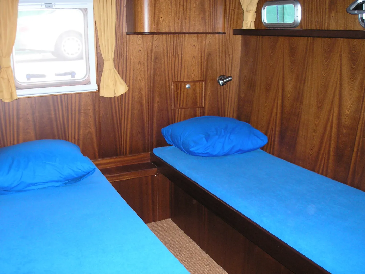 Juliana - Motor Yacht in Woudsend
