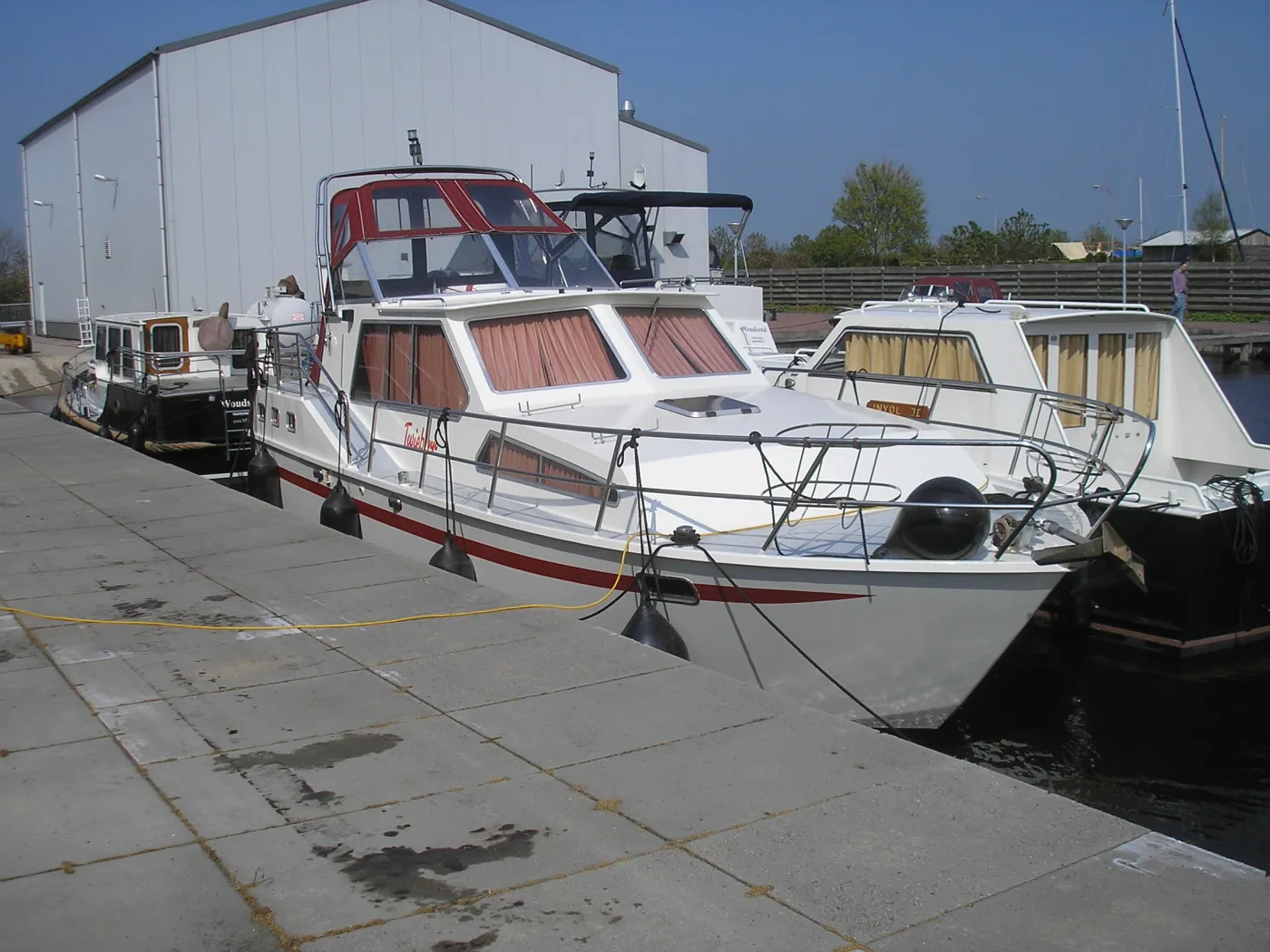 Twieberr - Motor Yacht in Woudsend