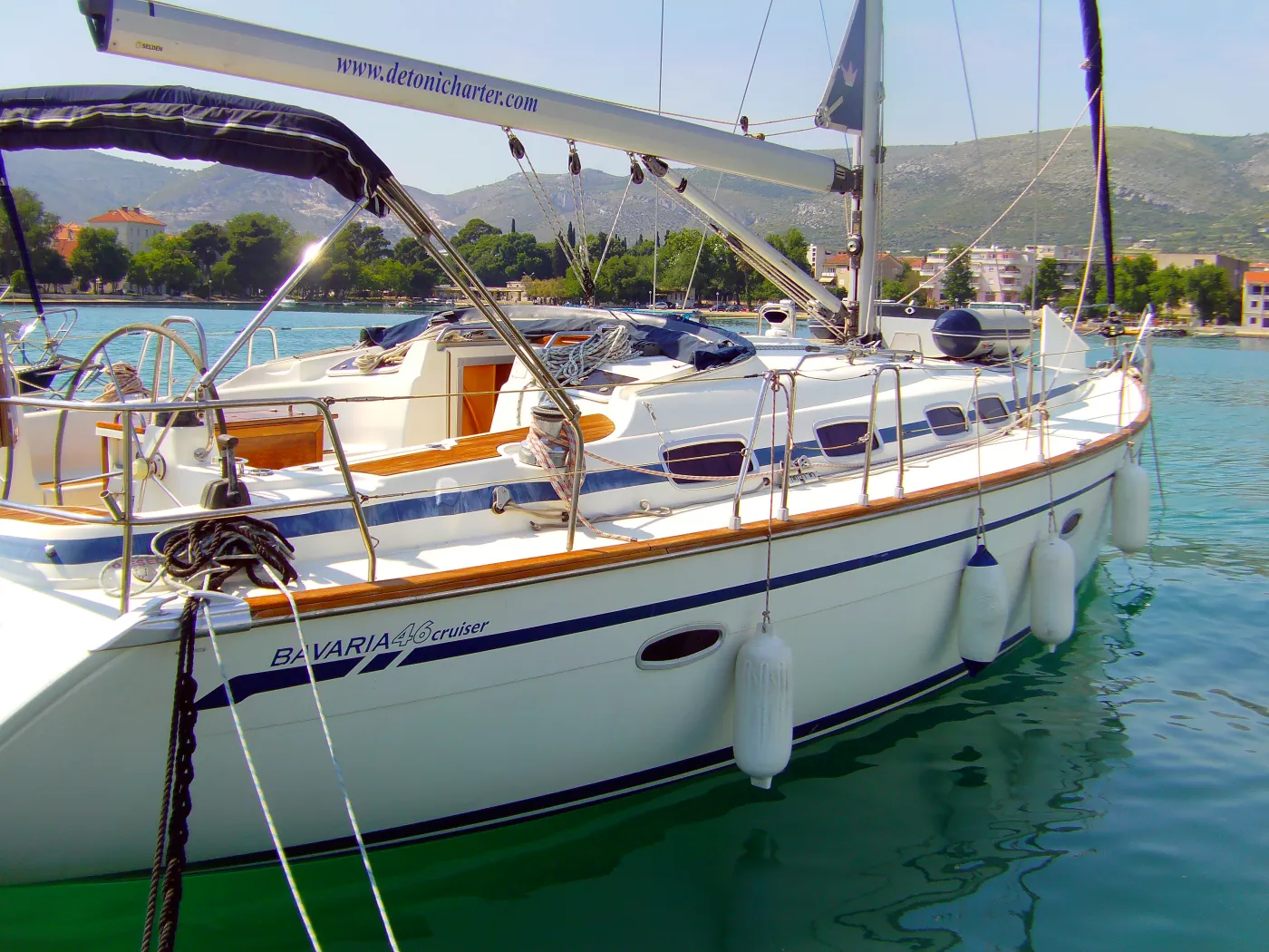 VICTORIA - Sailboat in Trogir