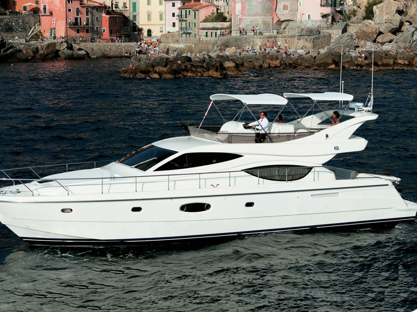 The Boat - Motor Yacht in Panaji