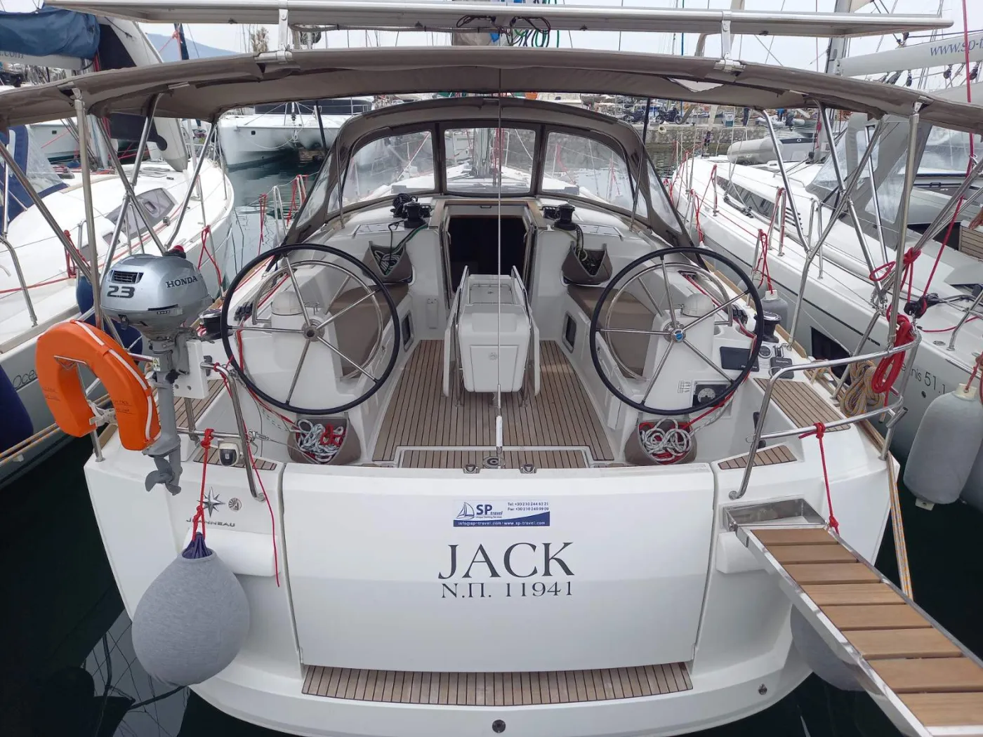 JACK - Yelkenli içinde Alimos