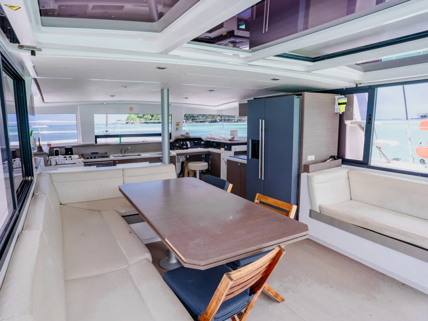 Antares - Catamaran in Providence