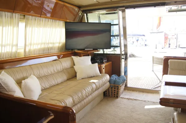interior sofa estribor