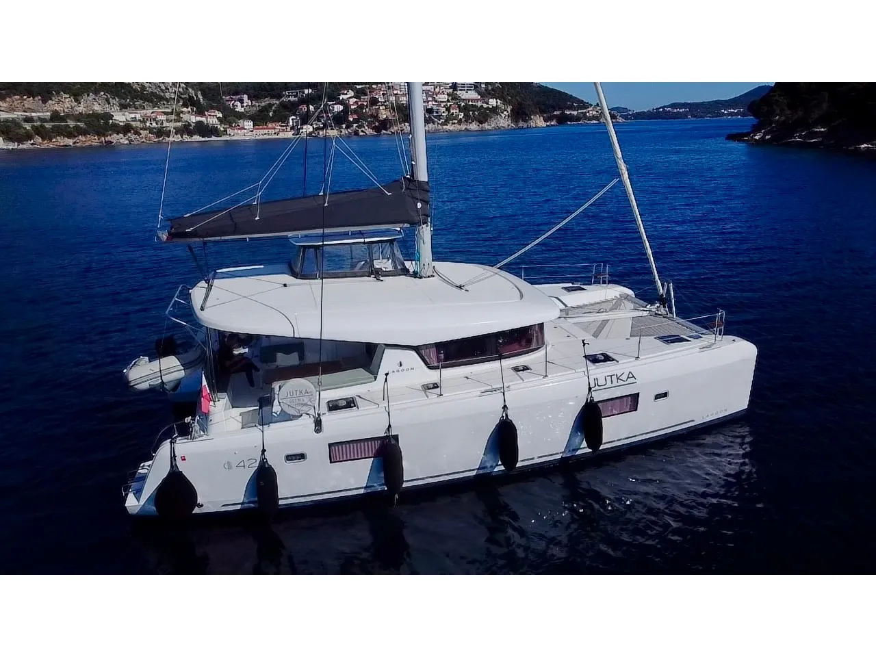 Jutka - Catamaran in Komolac
