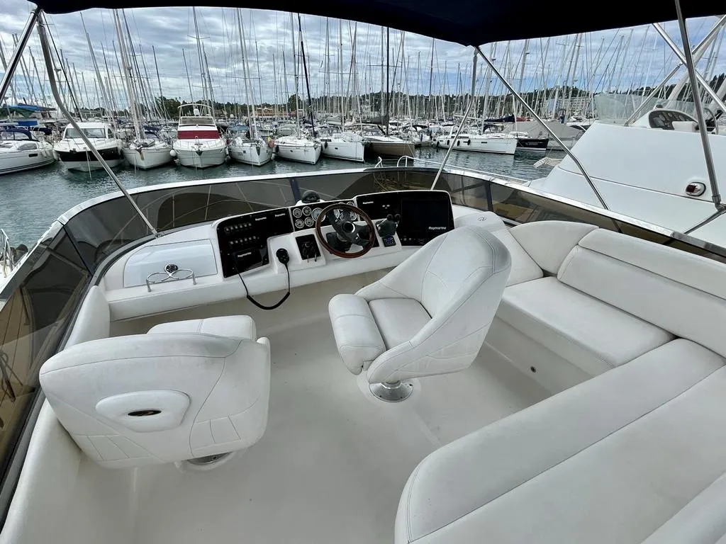 Lady B - Motor Yacht in Mpenitses