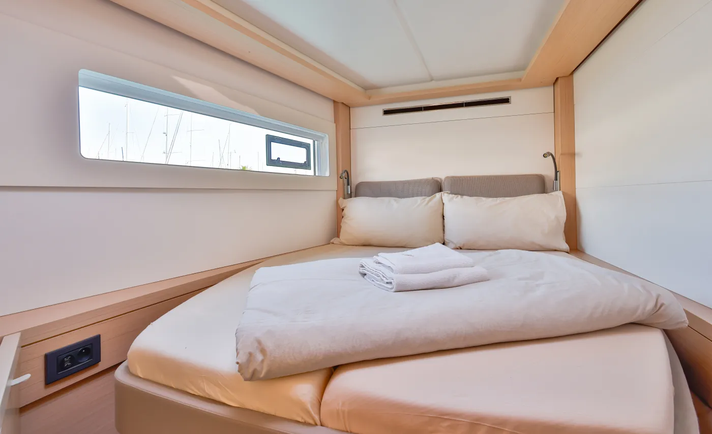 St. Tatiana - Katamaran içinde Tivat