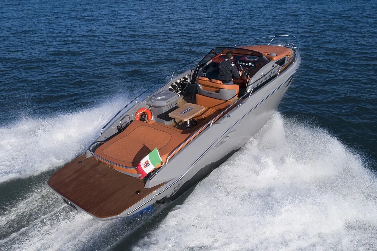Aurora - Motor Yat içinde Portisco
