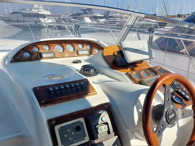 Notorius - Motor Yacht in Portisco