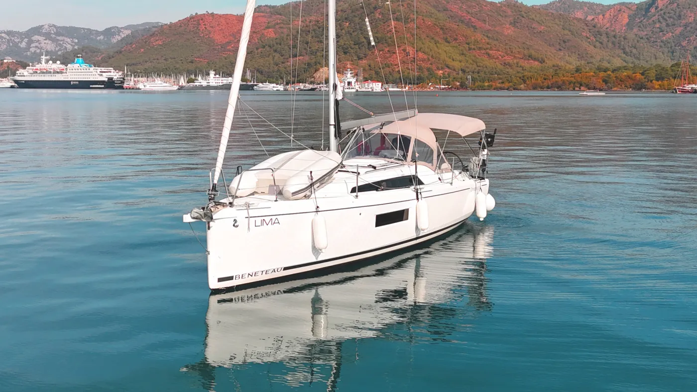 Lima - Sailboat in Sarıana