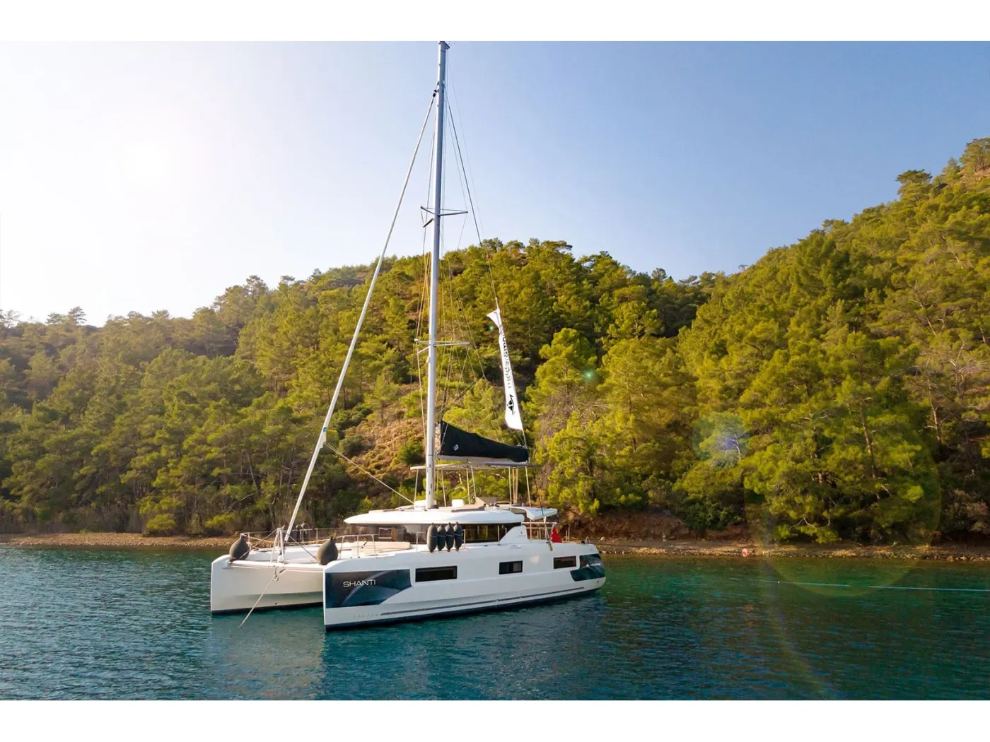 Shanti - Catamaran in Karagözler