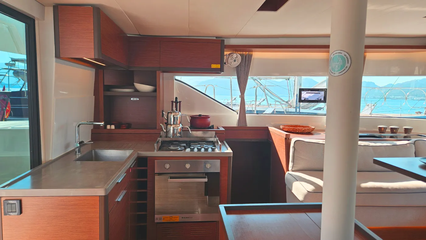 Alchera - Catamaran in Sarıana