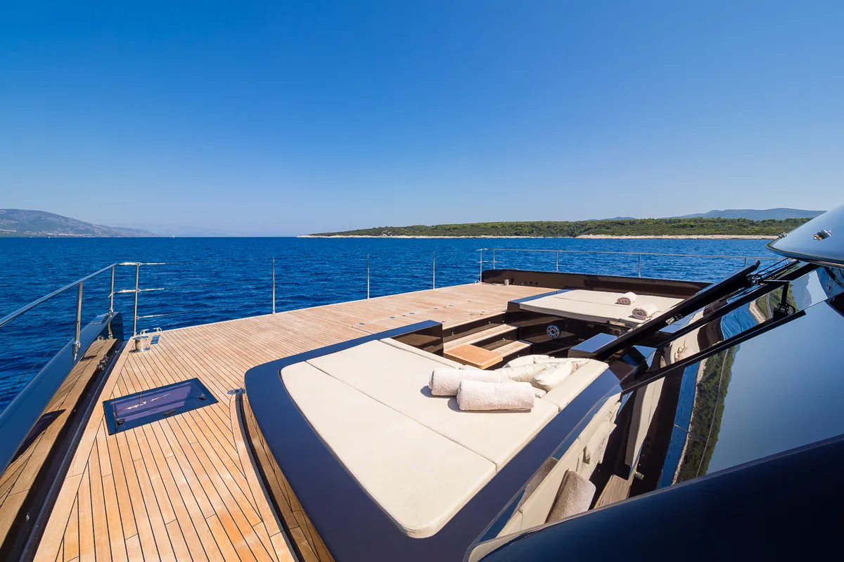 AMBER ONE - Catamaran in Kaštel Gomilica