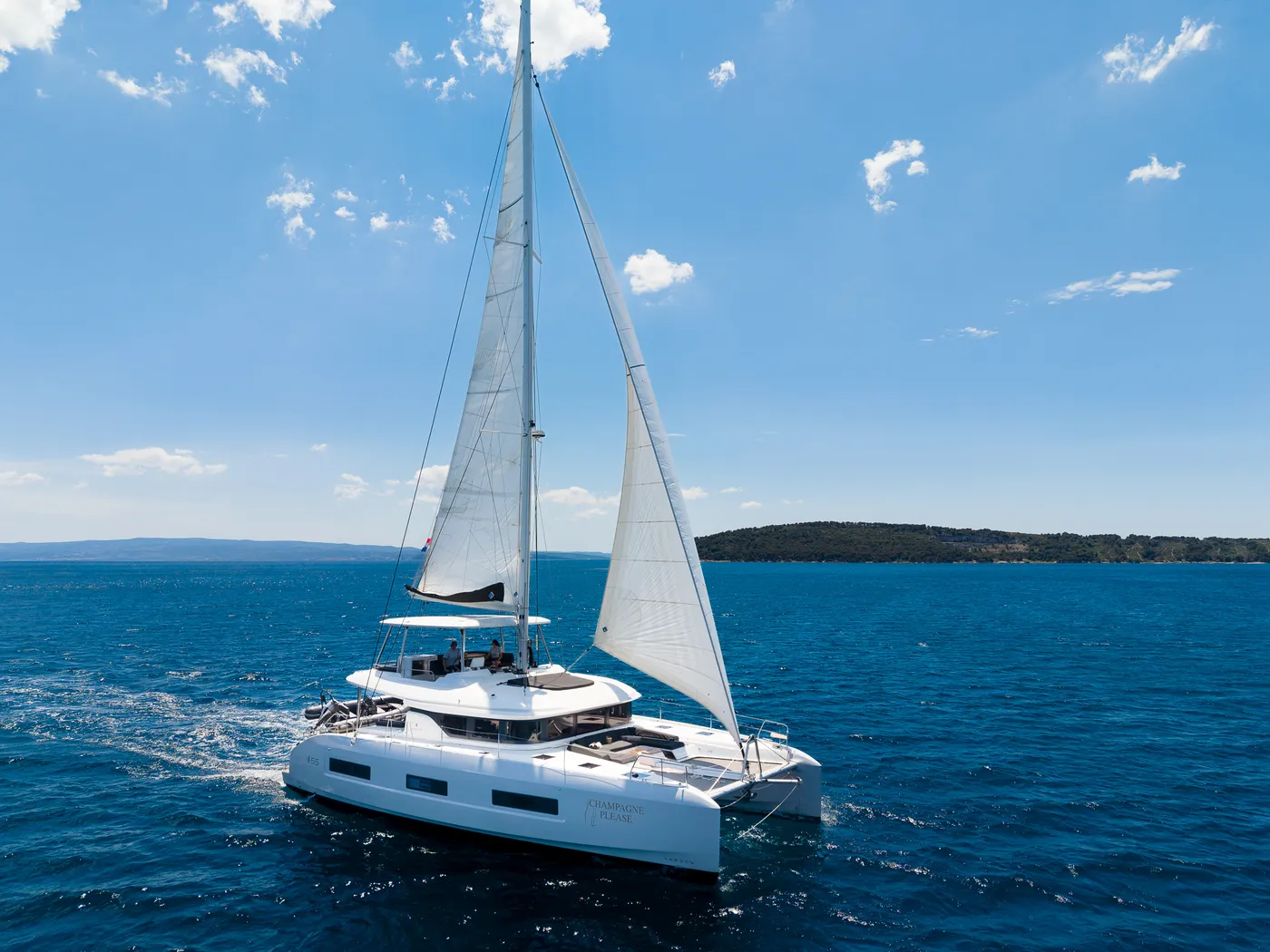 CHAMPAGNE PLEASE - Catamaran in Kaštel Gomilica