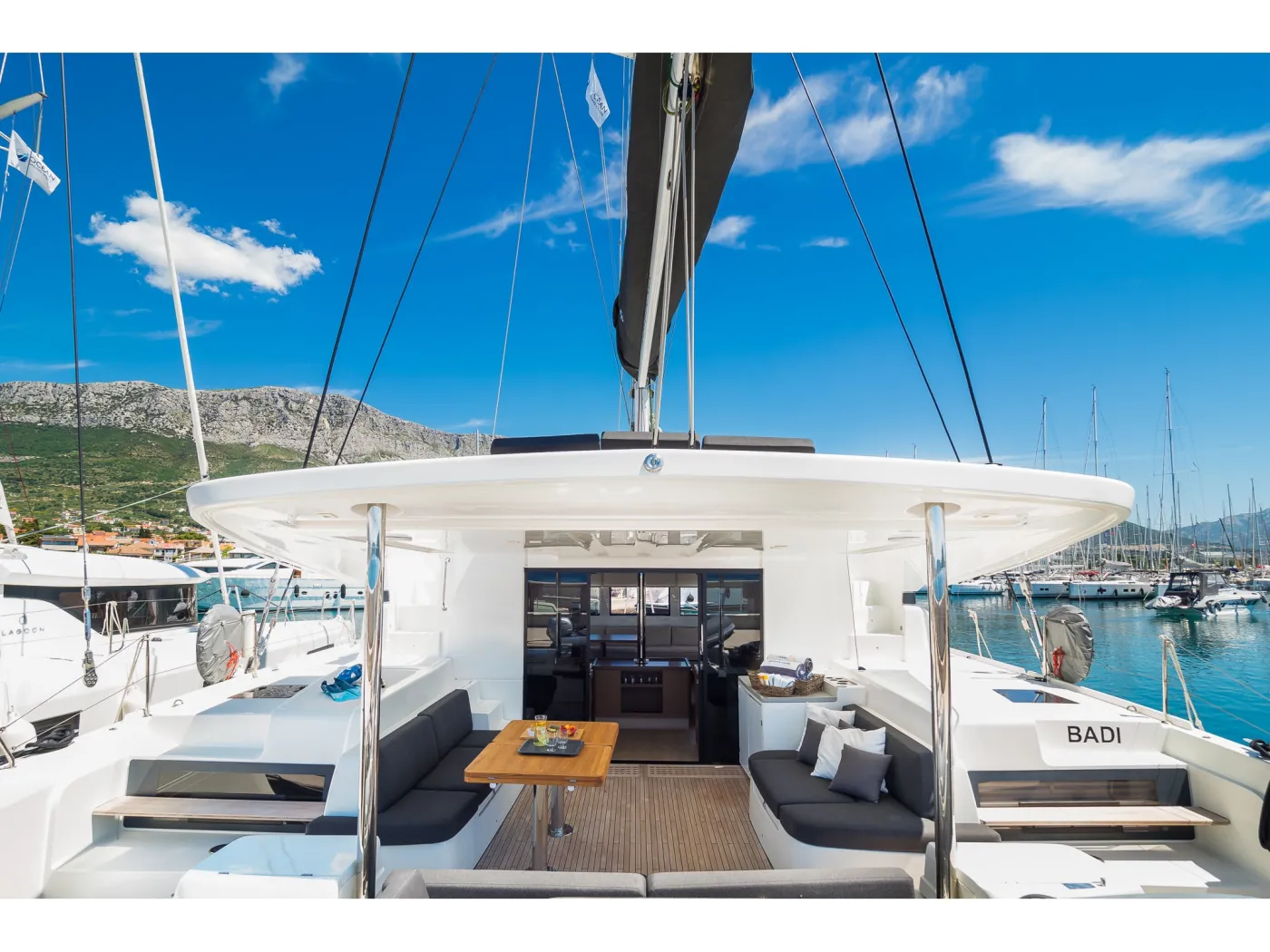 BADI - Catamaran in Kaštel Gomilica