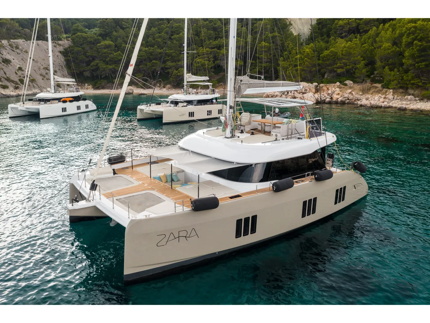 ZARA - Catamaran in Kaštel Gomilica