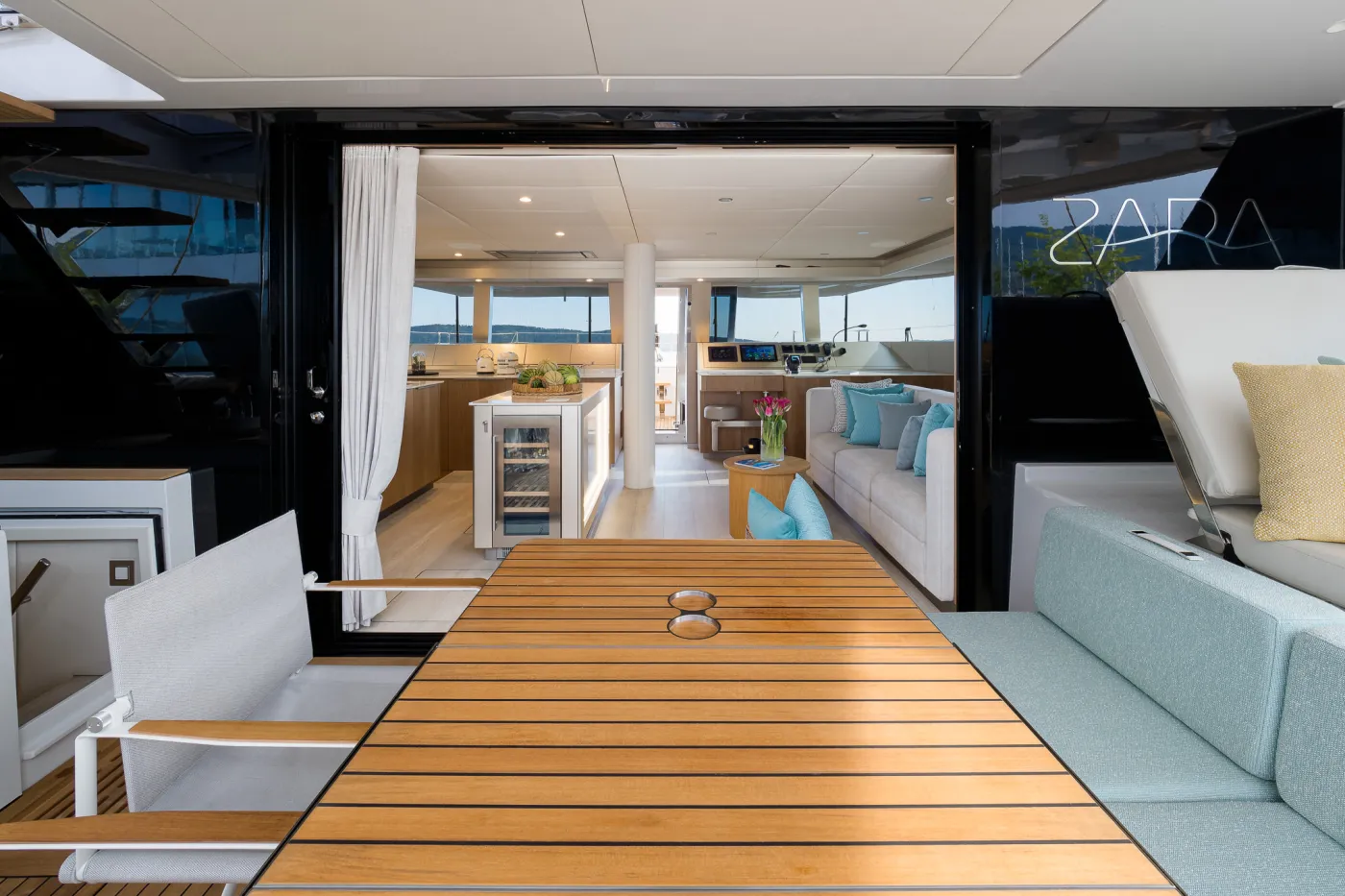 ZARA - Catamaran in Kaštel Gomilica