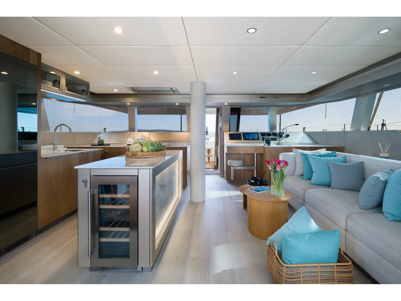ZARA - Catamaran in Kaštel Gomilica
