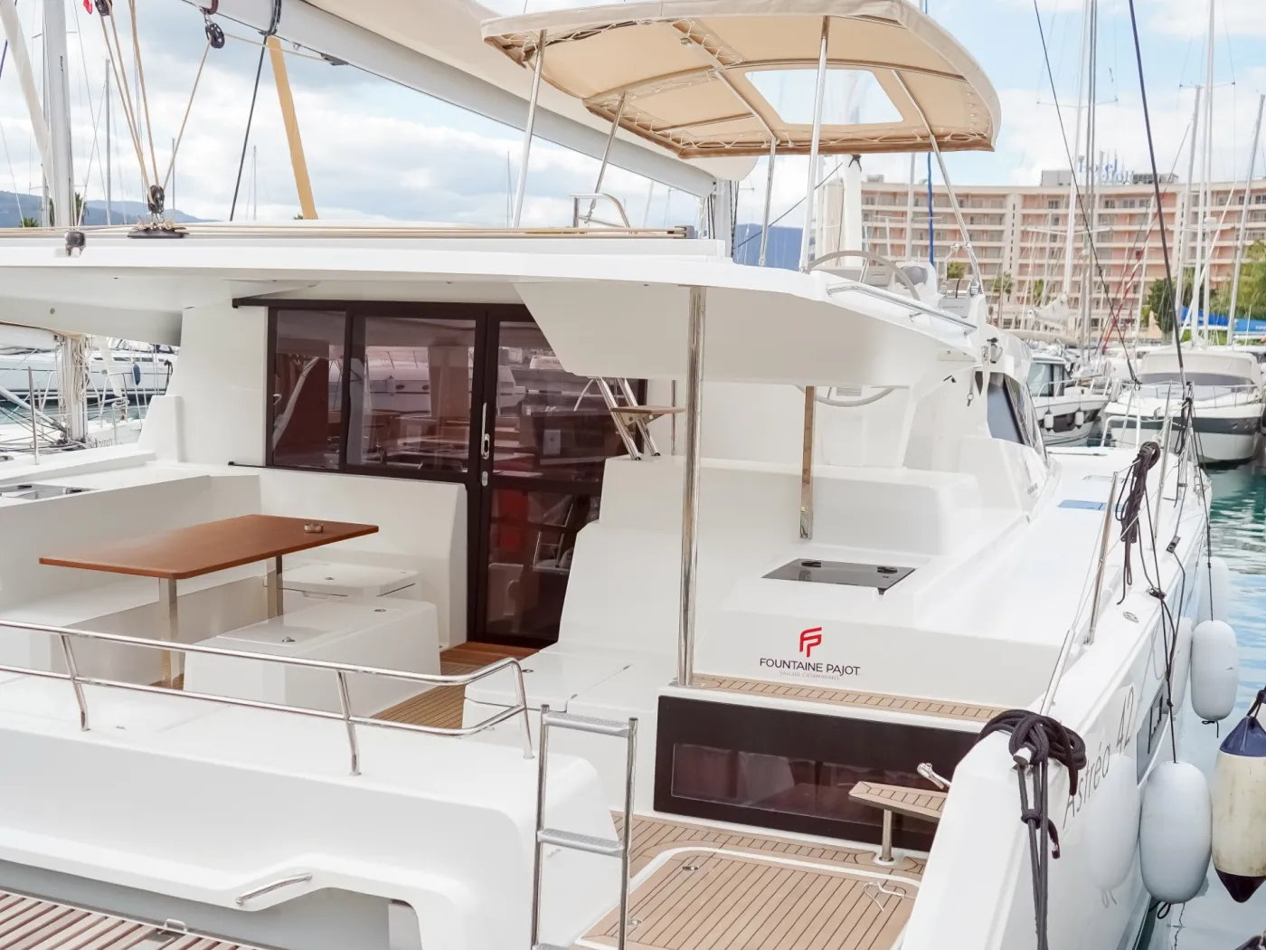 Harley Quinn - Catamaran in Tonnarella