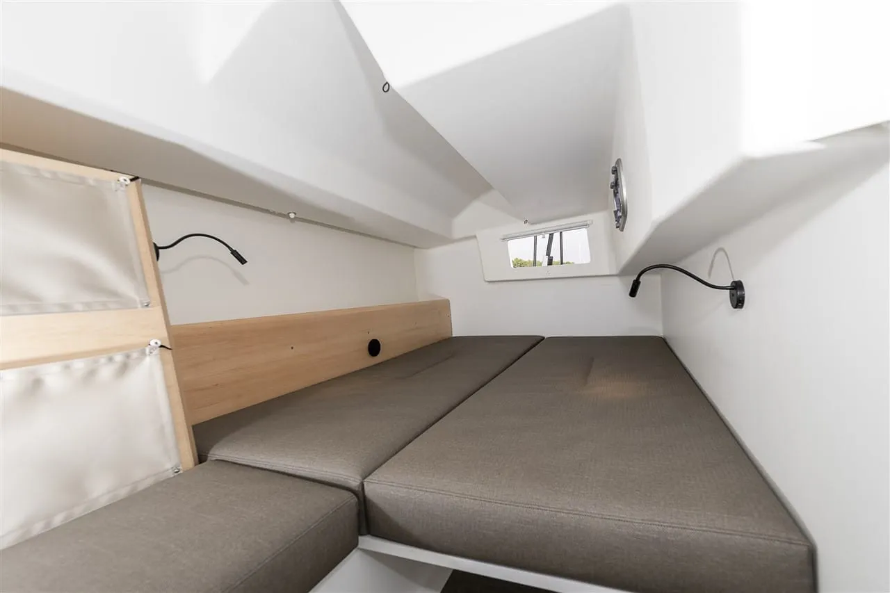 TOSTAKY - Yelkenli içinde La Rochelle