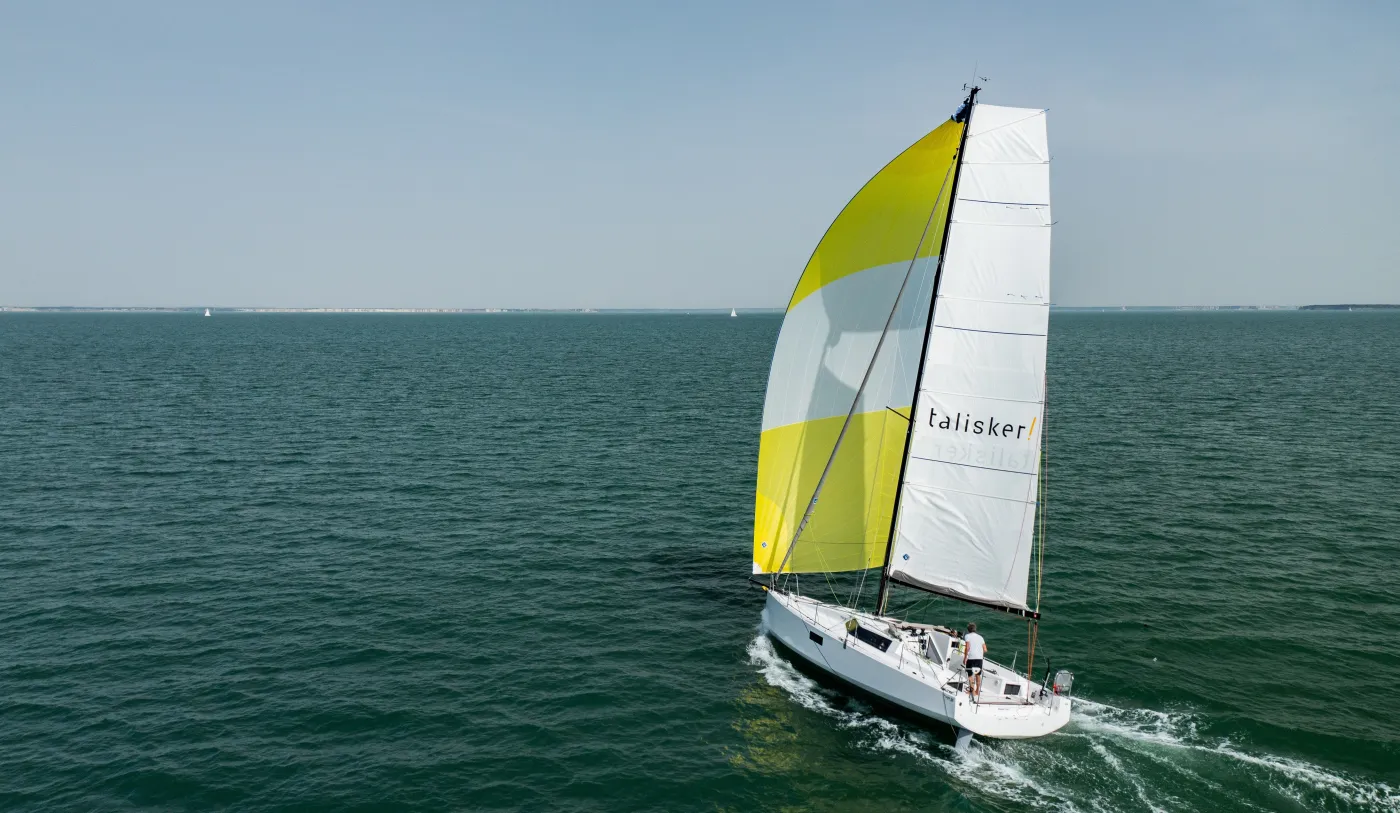 SHOULD I GO - Yelkenli içinde La Rochelle