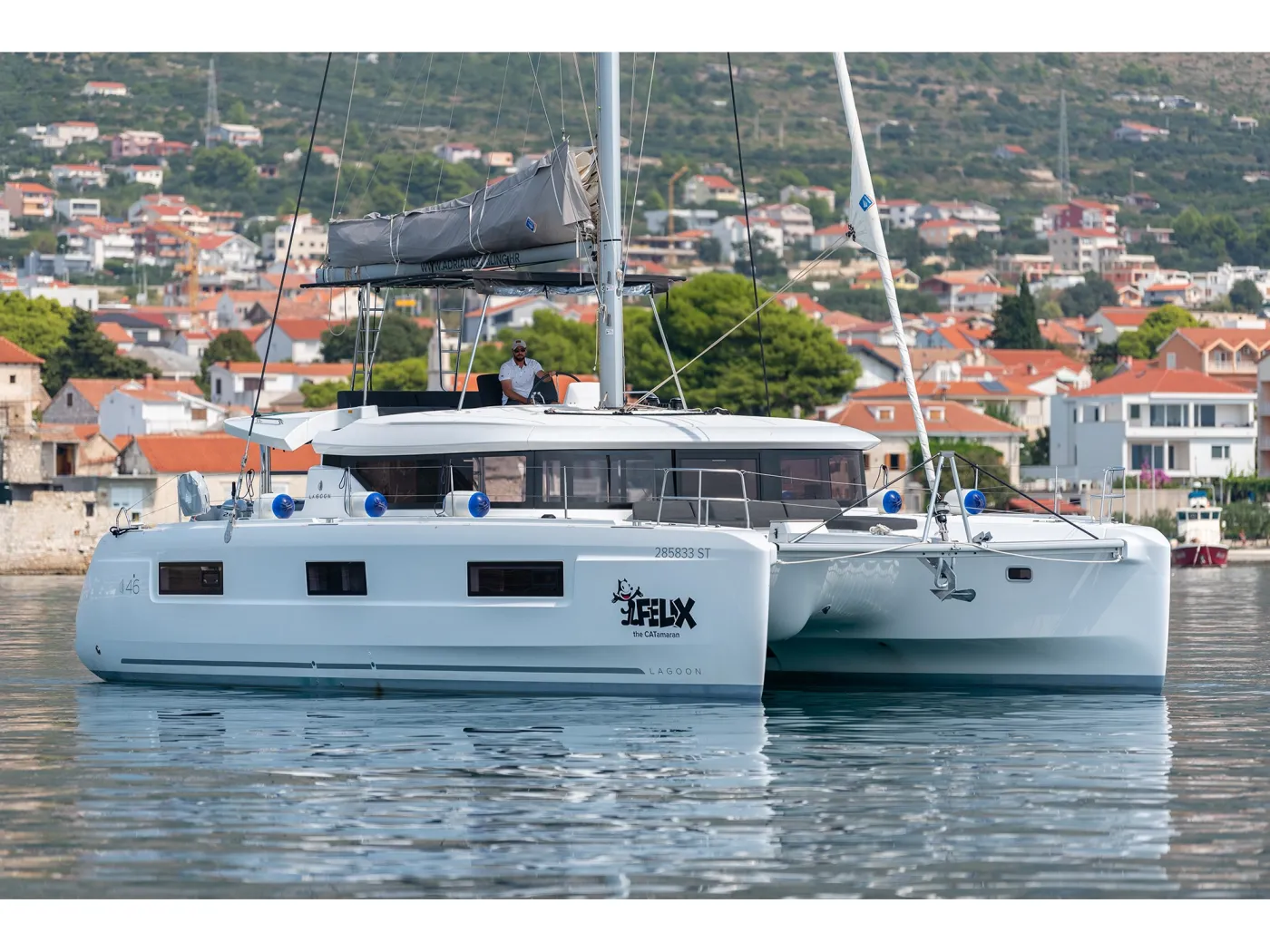 FELIX - Catamaran in Kaštel Gomilica