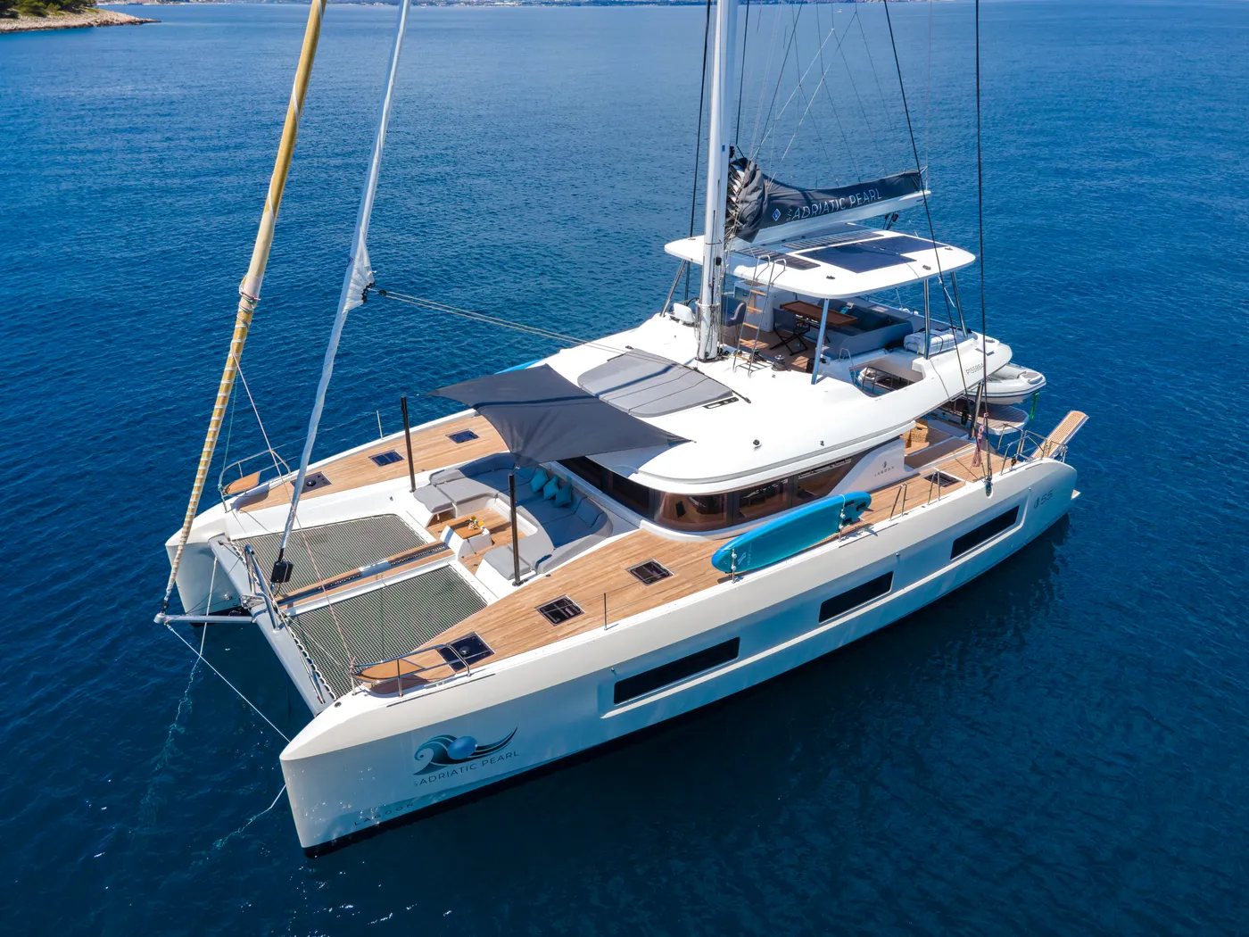 ADRIATIC PEARL - Katamaran içinde Kaštel Gomilica