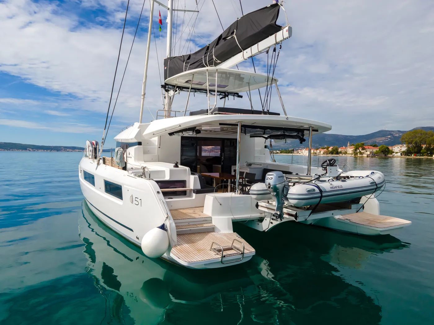 LAVINA - Catamaran in Kaštel Gomilica
