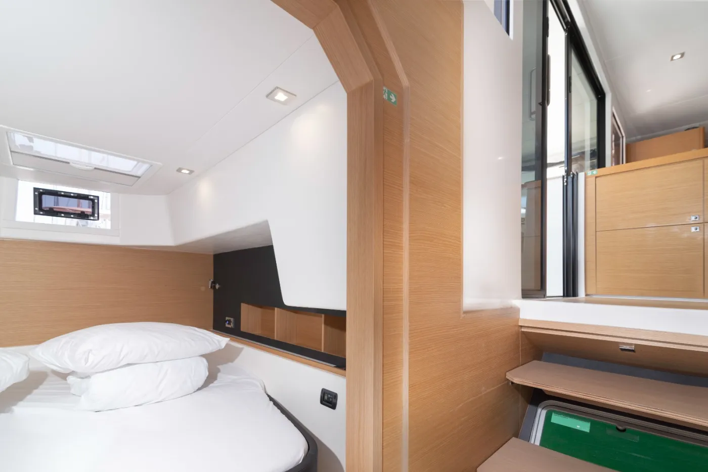 SEAVEN - Catamaran in Kaštel Gomilica