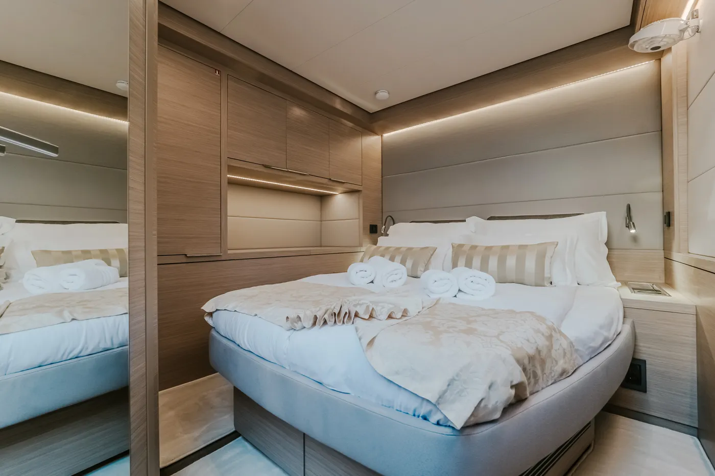 TRIWING OSSUS - Catamaran in Kaštel Gomilica