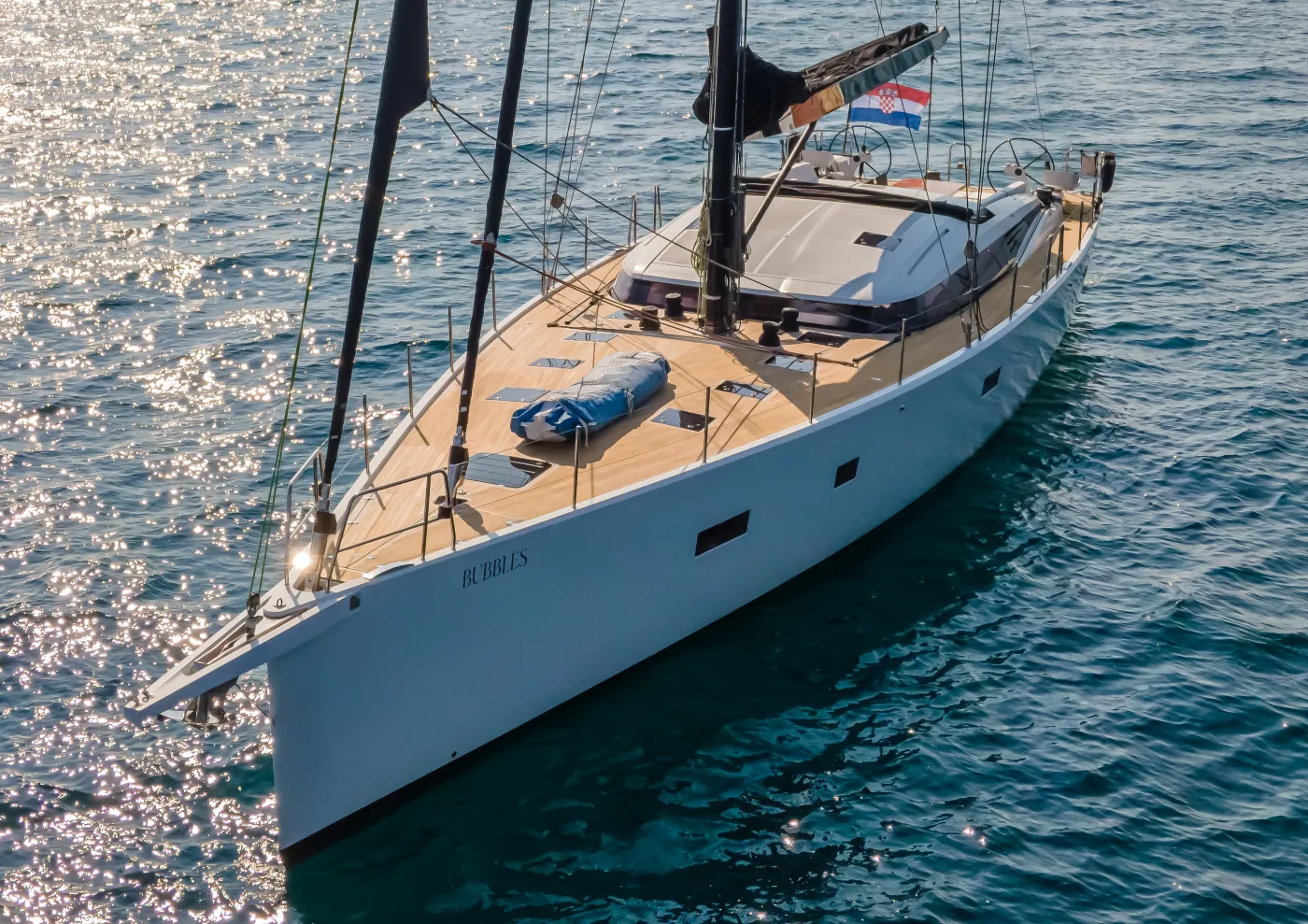 BUBBLES - Sailboat in Kaštel Gomilica