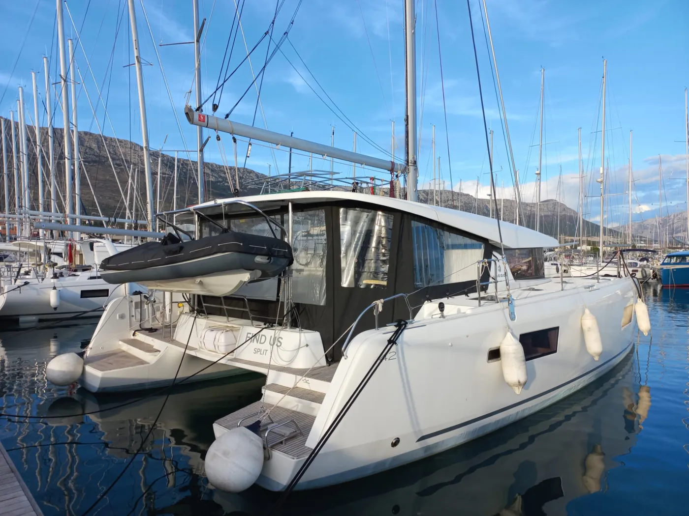 FIND US - Catamaran in Kaštel Gomilica