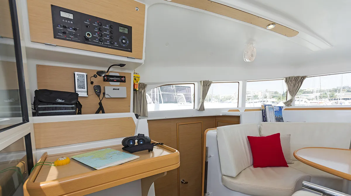 Bellevue - Catamaran in Lavrio