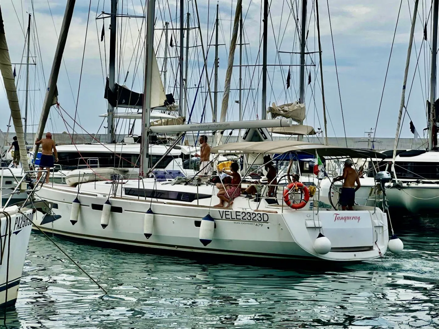 Tanqueray - Sailboat in Città metropolitana di Messina