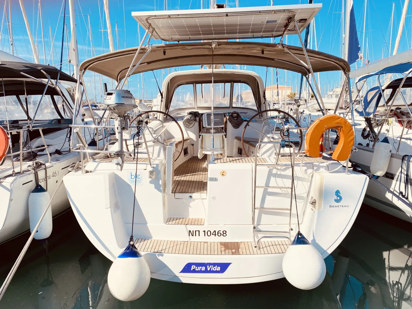 Pura Vida (Pax 12) - Sailboat in Lefkada