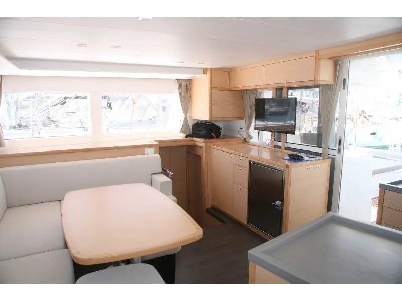Athina (Pax 12) - Catamaran in Lefkada