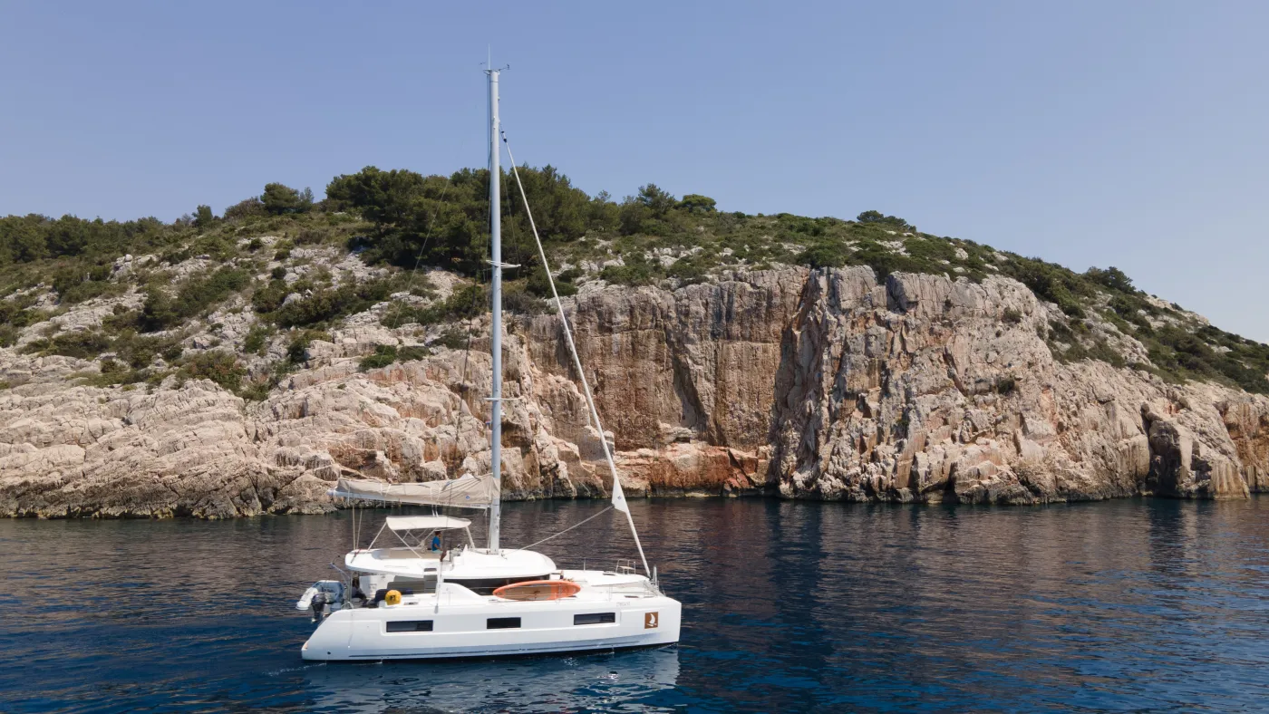 VOYAGE - Katamaran içinde Trogir
