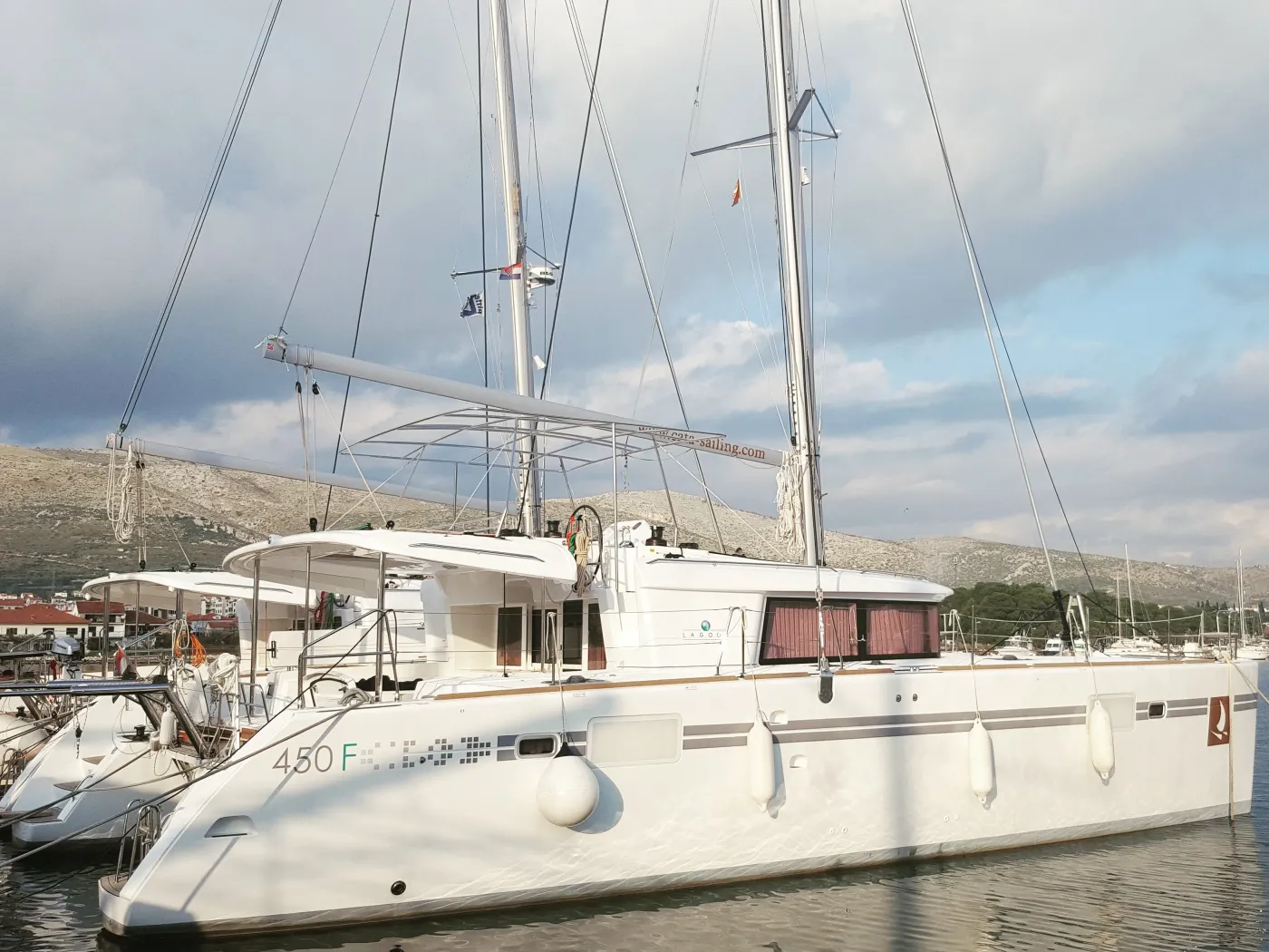 BLUE BERRY - Catamaran in Trogir