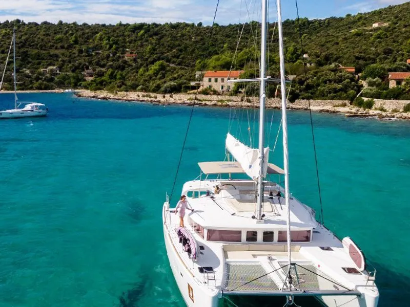METRA - Katamaran içinde Trogir