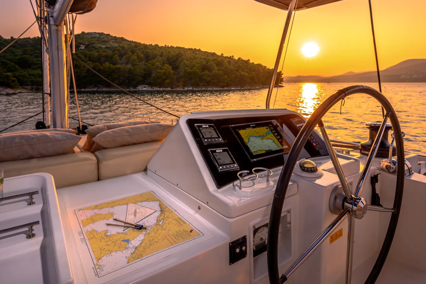 BRIGHT MOON - Catamaran in Trogir