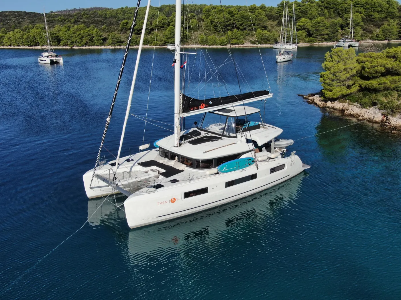 Twin Joy + - Katamaran içinde Trogir