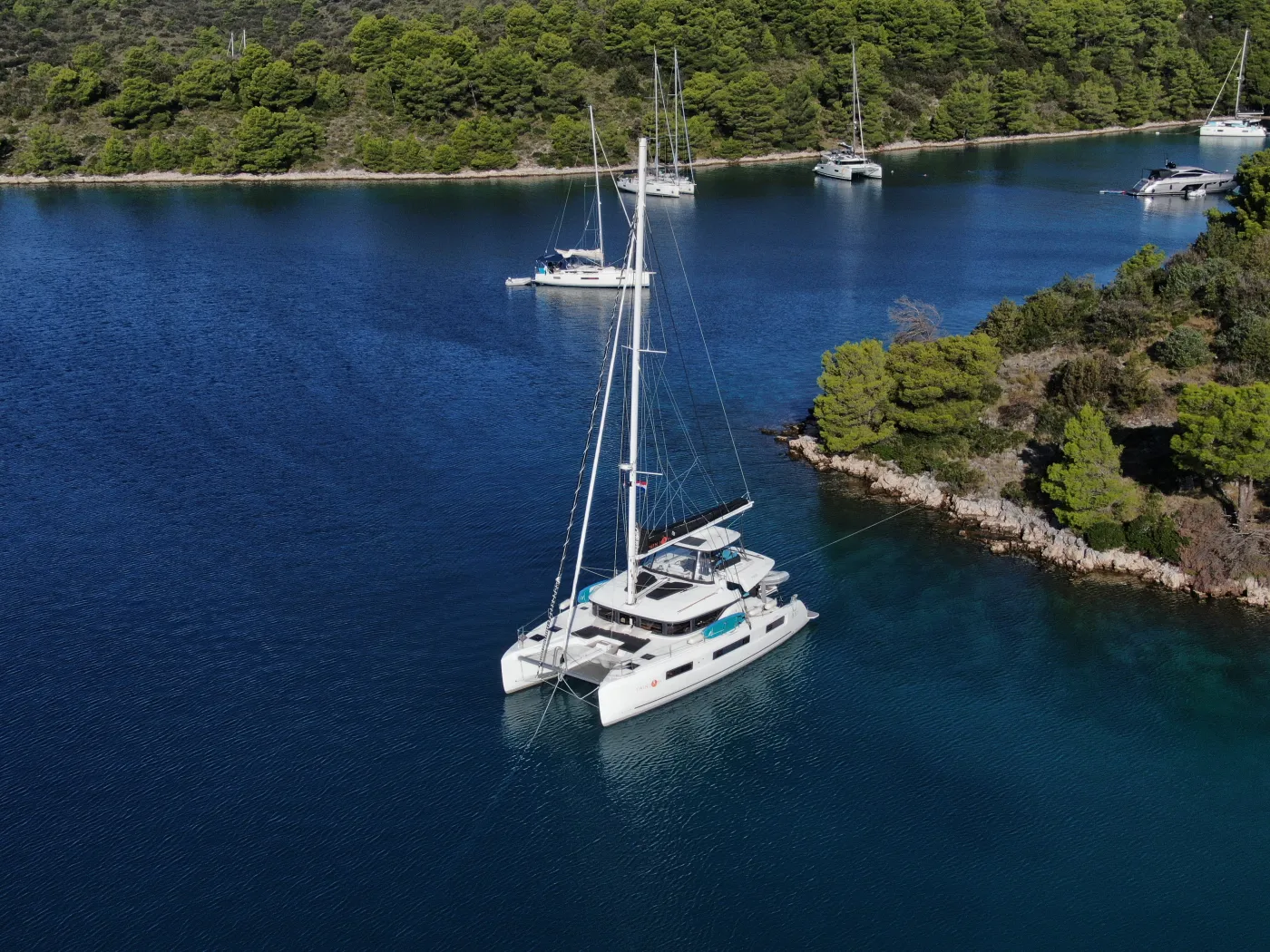 Twin Joy + - Katamaran içinde Trogir