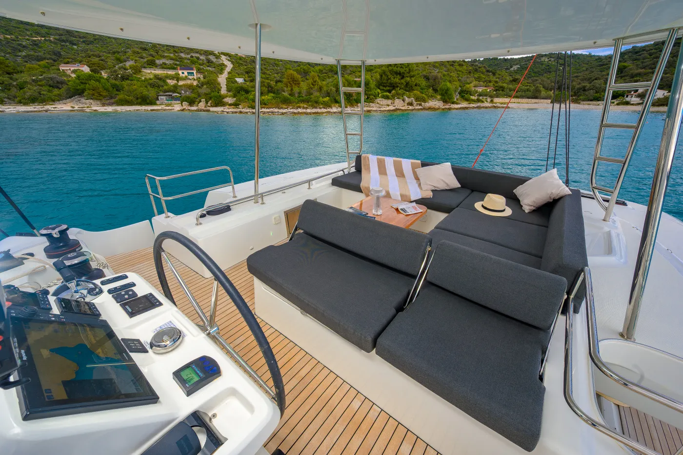 Twin Joy + - Katamaran içinde Trogir