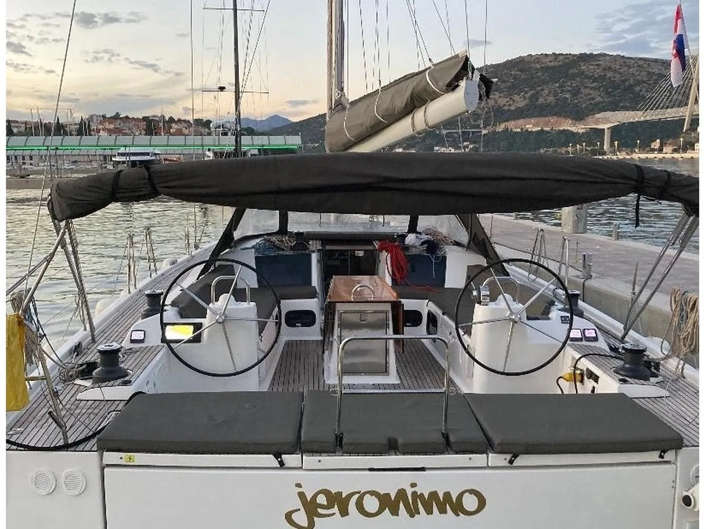 Jeronimo - Yelkenli içinde İstanköy