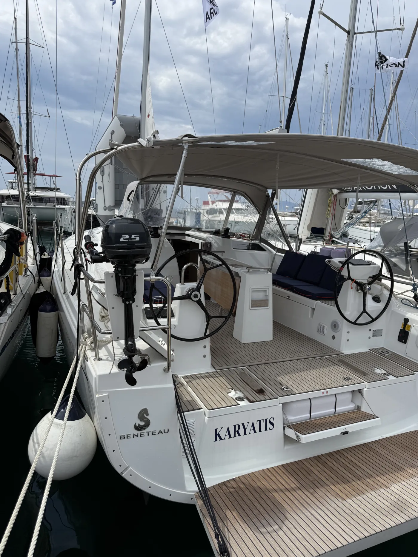 Karyatis - Sailboat in Ligia