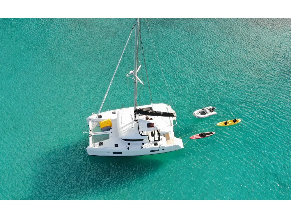 HeyBlue - Catamaran in Paros