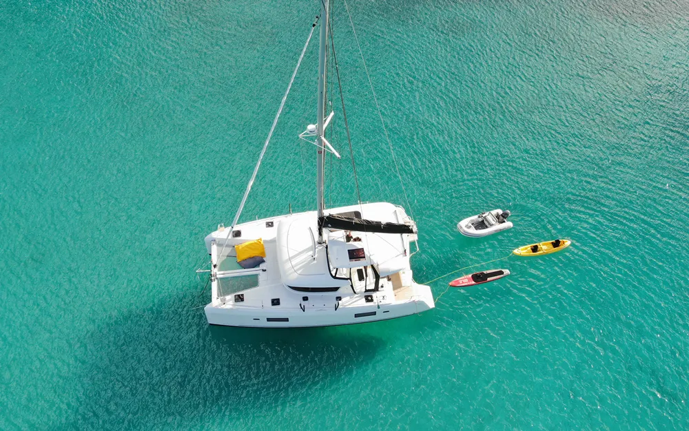 HeyBlue - Catamaran in Paros