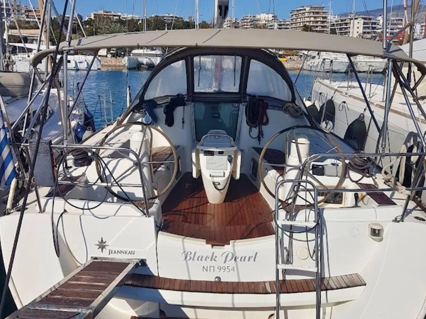 Black Pearl - Yelkenli içinde Alimos