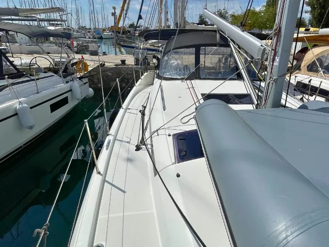 Ikalos - Sailboat in Alimos