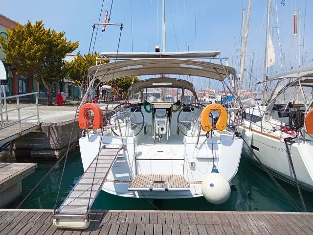 SO409-15L - Sailboat in Lefkada