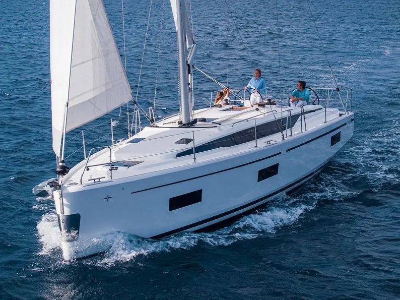 Leopard - Sailboat in Alimos